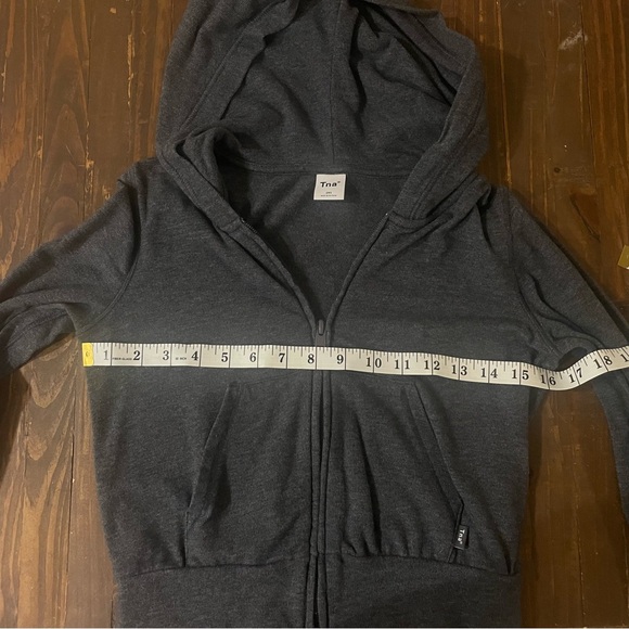 Aritzia TNA- COTTON lightweight, cropped jacket with hood [XS] - Picture 5 of 7